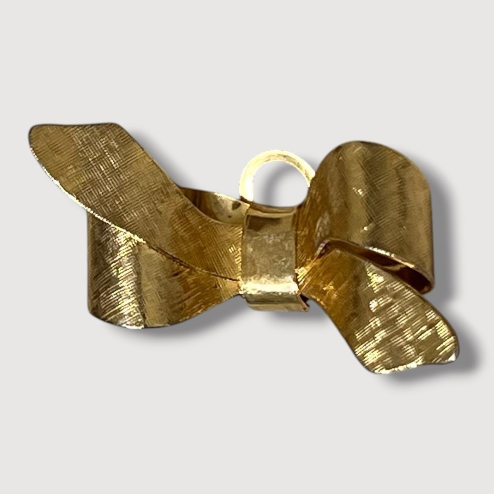 Vintage Gold Tone Ribbon Bow Brooch Pin Pendant Classic Statement Jewelry
